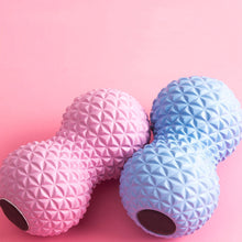 Laden Sie das Bild in den Galerie-Viewer, Peanut Massage Ball Roller